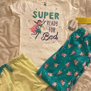 🆕 Carters 3 Piece  Superhero Pajama Set - shorts, shirt & pants